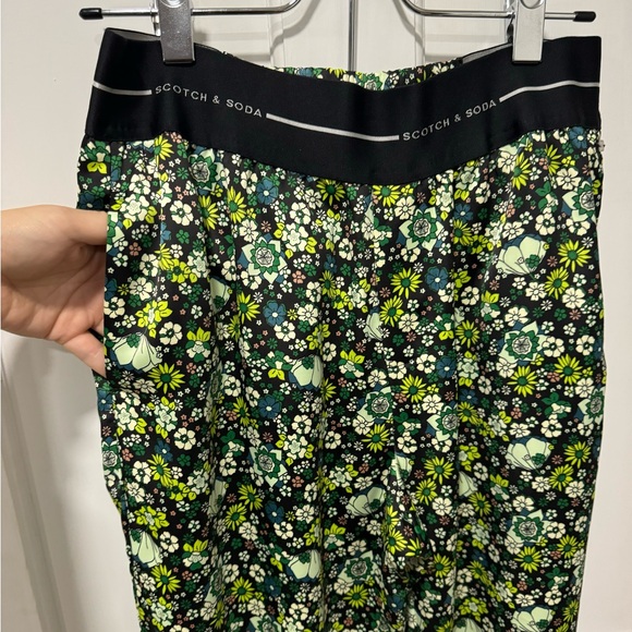 Women’s Scotch & Soda Floral Printed Trousers - Picture 2 of 7